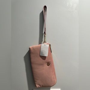 Lululemon Pouch Wrislet pink